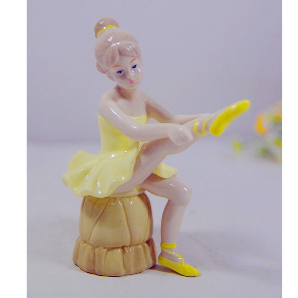 Ceramic Figurine Boy Girl for Countryside Style