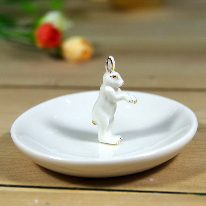 White Pattern Animal Shape Ceramic Jewelry Ring Stand