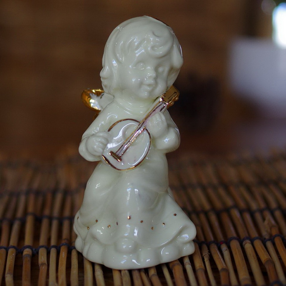 Indoor White Ceramic Angel Statue with Heart Porcelain Angel