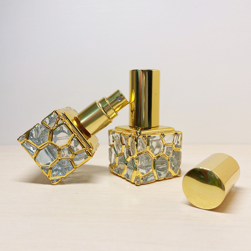10ML Mini Perfume Spray Bottle Water Cube Shape Portable Perfume Press Bottle Liquid Atomizer Gold Luxury Perfumes For Travel