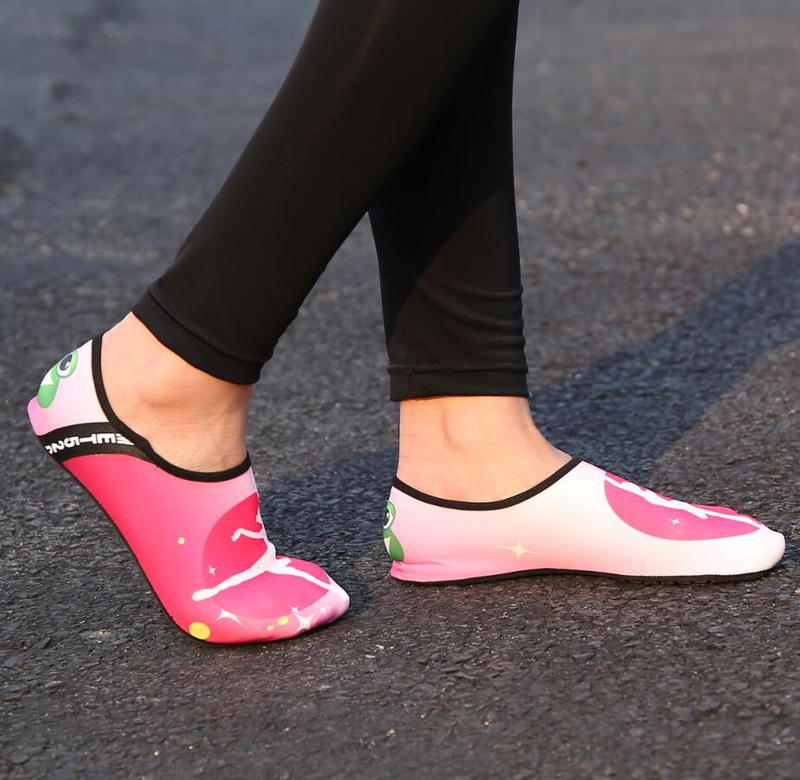 Factory Custom Made Yoga Walk on Water Shoes Yoga Swim Pool Beach Aqua