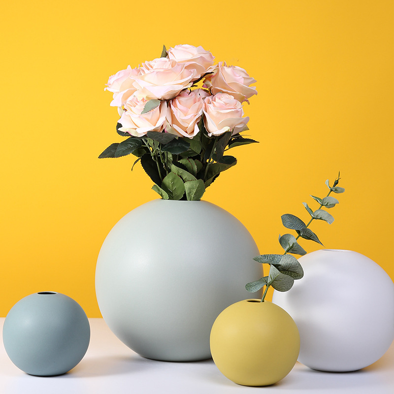 nice design ceramic flower vase for the home or garden decoration