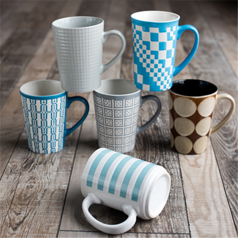 Hot Style Ceramic Cup Promotion Small Gift Creative Ceramic Coffee Cup Practical Mug Mug Custom Logo